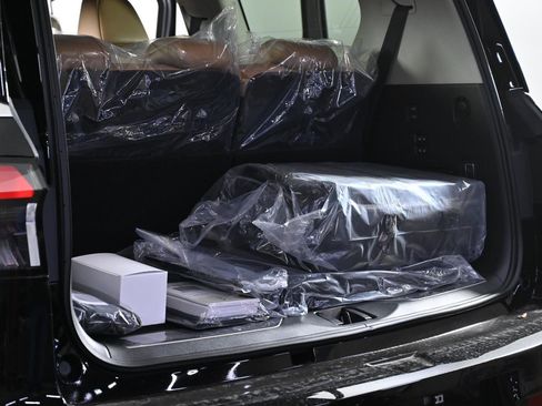 New 2026 INFINITI QX80 Luxe image 36