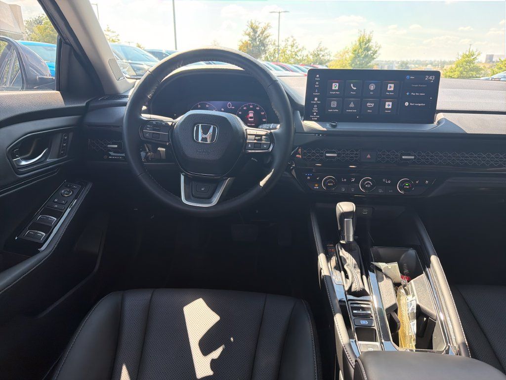 Used 2025 Honda Accord Touring image 28