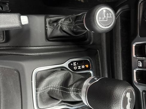 Used 2025 Jeep Wrangler Unlimited Sport image 14