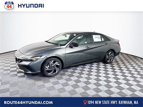 New 2025 Hyundai Elantra SEL image 1