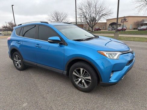 Used 2018 Toyota RAV4 XLE image 1
