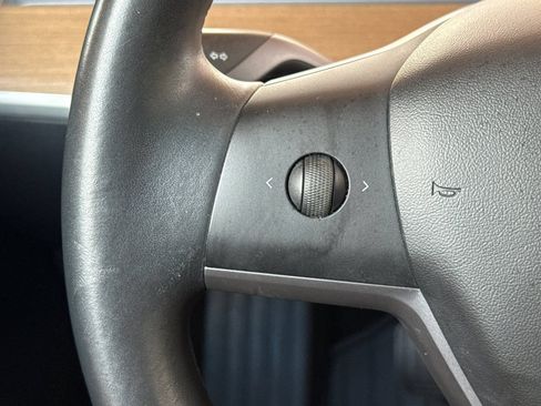 Used 2019 Tesla Model 3 Standard Range RWD image 29
