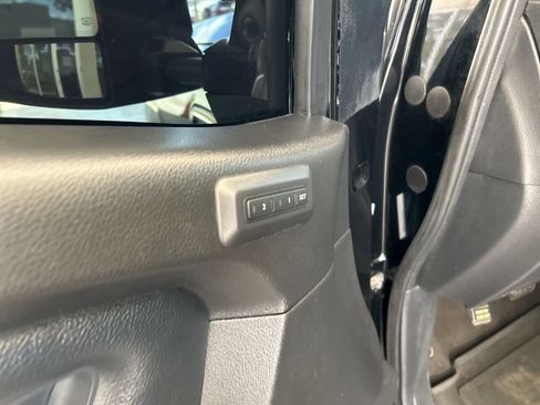 Used 2021 Nissan Titan PRO-4X w/ Pro-4x Convenience Package AWD/4WD image 45