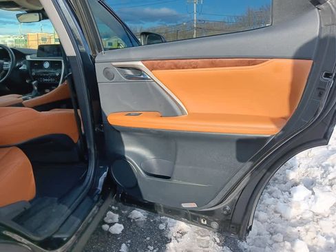 Used 2022 Lexus RX 350L Premium w/ Premium Package image 36