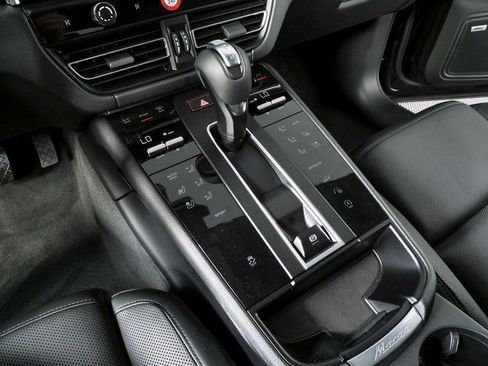 New 2026 Porsche Macan AWD/4WD image 19