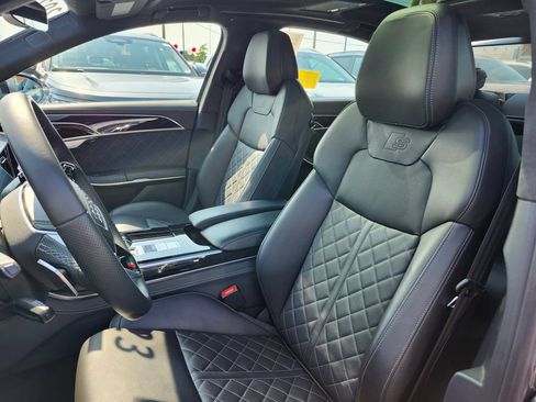 Certified 2023 Audi S8 AWD/4WD image 9