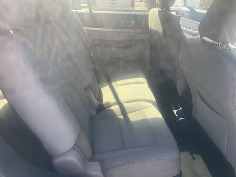 Used 2018 Ford Explorer XLT w/ Equipment Group 201A image 31