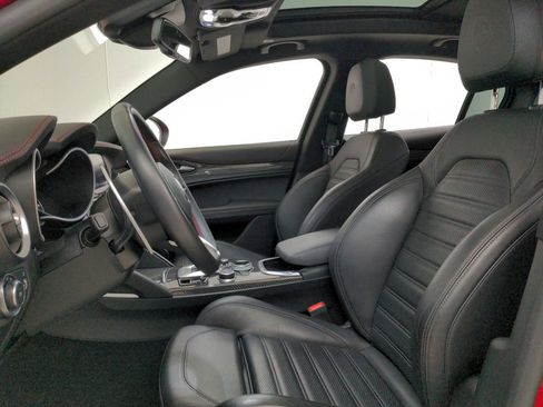 Used 2023 Alfa Romeo Stelvio Estrema image 14