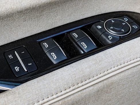 Used 2021 Cadillac Escalade Premium Luxury Platinum image 41