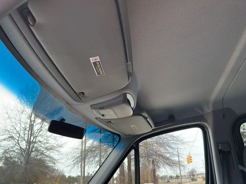 Used 2016 Mercedes-Benz Sprinter 2500 image 21