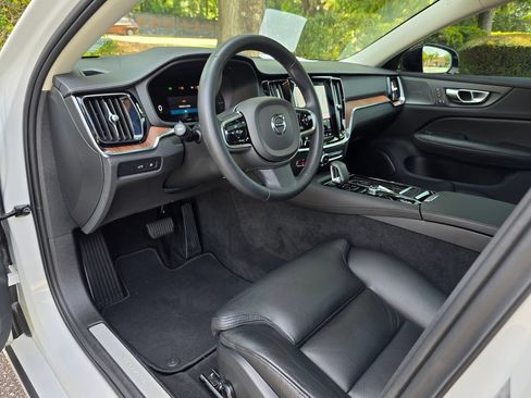 Used 2024 Volvo S60 T8 Ultimate w/ Climate Package AWD/4WD image 11