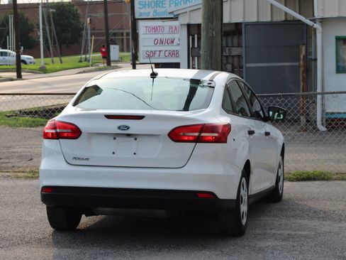 Used 2017 Ford Focus S FWD image 8