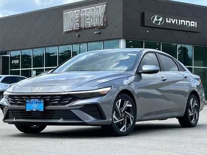 Used 2024 Hyundai Elantra SEL w/ Convenience Package