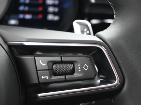 Certified 2026 Porsche Macan S AWD/4WD image 19