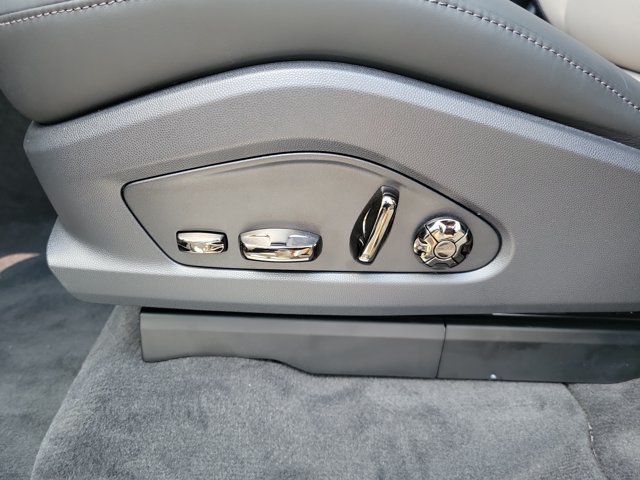 Used 2026 Porsche Cayenne S AWD/4WD image 24