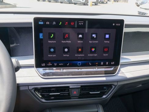 New 2026 Volkswagen Tiguan SE FWD image 20