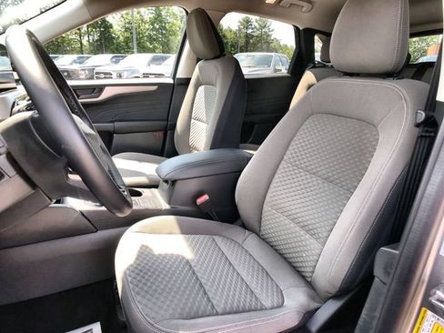 Used 2022 Ford Escape SE w/ SE Sport Appearance Package AWD/4WD image 11
