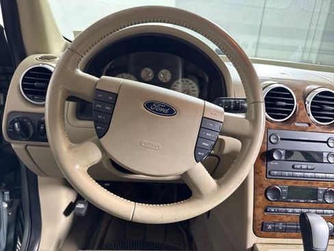 Used 2005 Ford Freestyle Limited AWD/4WD image 18