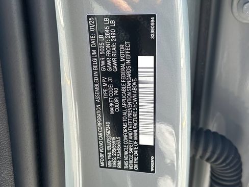 Used 2025 Volvo XC40 B5 Core AWD/4WD image 27