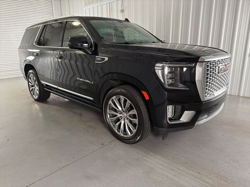 Used 2021 GMC Yukon Denali w/ Denali Premium Package image 1