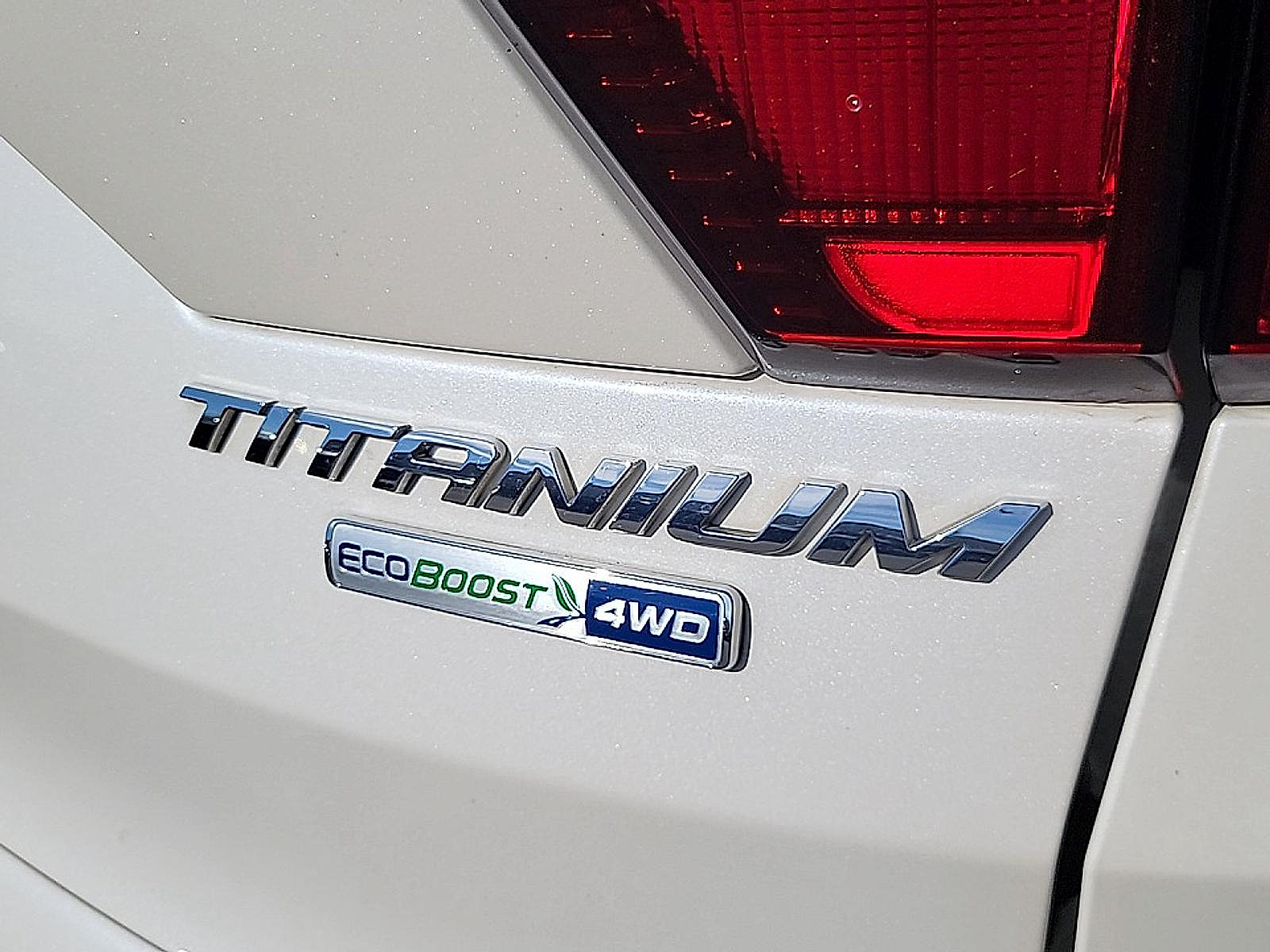 Used 2019 Ford Escape Titanium AWD/4WD image 32