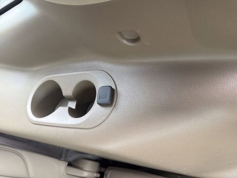 Used 2020 GMC Yukon SLT w/ Premium Edition image 26