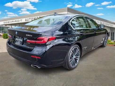 Used 2022 BMW 530e xDrive 530e iPerformance w/ Premium Package image 5