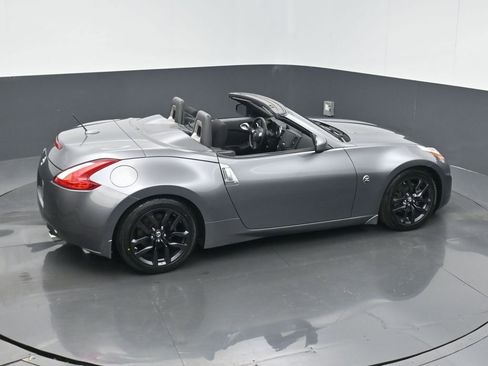 Used 2016 Nissan 370Z Roadster image 24