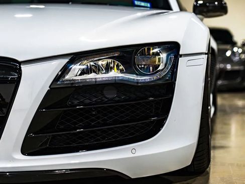 Used 2012 Audi R8 V10 image 25
