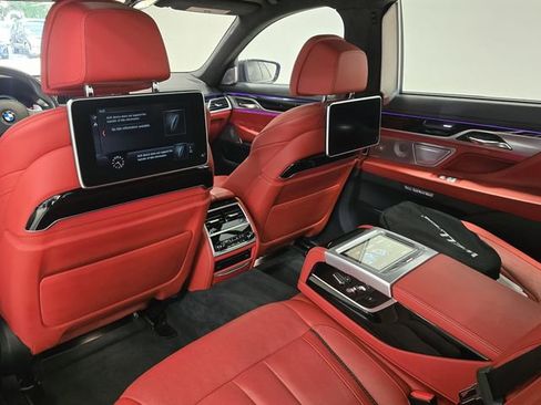 Used 2018 BMW M760i xDrive w/ Luxury Rear Seating Package AWD/4WD image 14