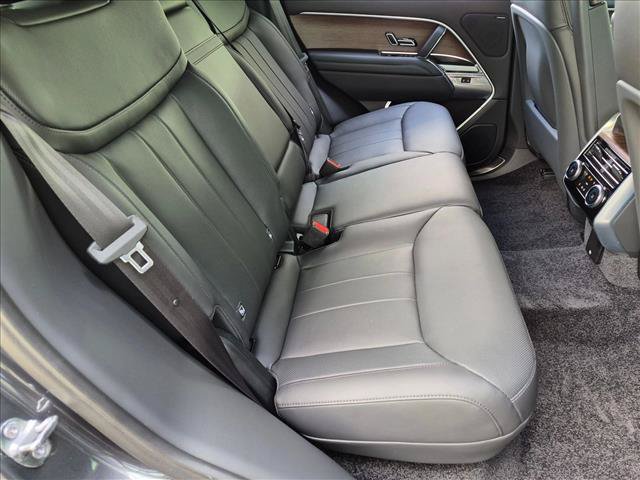 Used 2025 Land Rover Range Rover SE AWD/4WD image 21