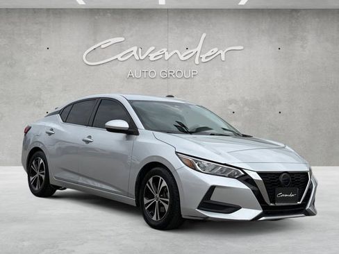 Used 2022 Nissan Sentra SV image 2