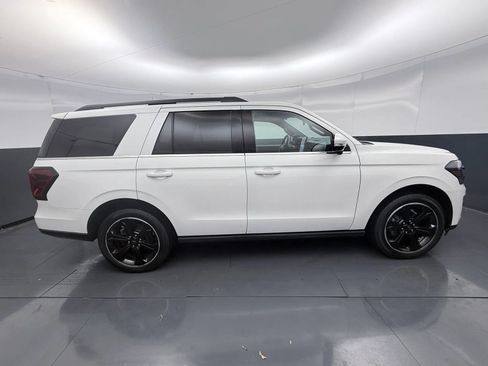 Used 2023 Ford Expedition Limited AWD/4WD image 8