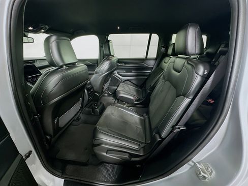 Used 2024 Jeep Grand Cherokee L Altitude image 26