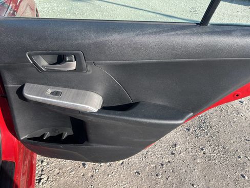 Used 2012 Toyota Camry SE image 18