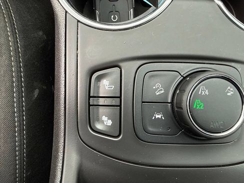Used 2024 GMC Terrain SLE w/ Driver Convenience Package AWD/4WD image 32