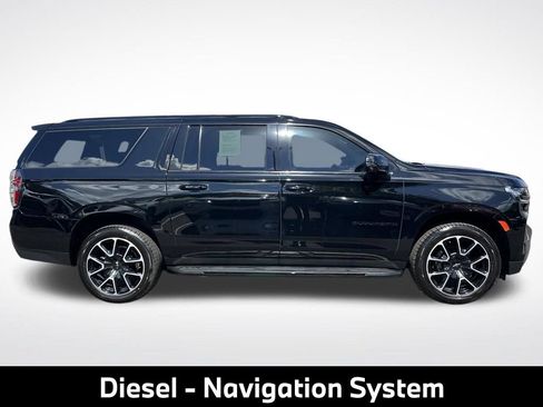 Used 2023 Chevrolet Suburban RST w/ Luxury Package AWD/4WD image 11