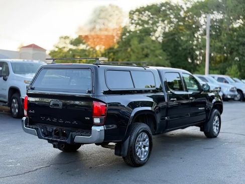 Used 2018 Toyota Tacoma SR5 AWD/4WD image 8
