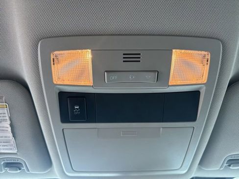 Used 2018 Toyota Tacoma SR5 image 33