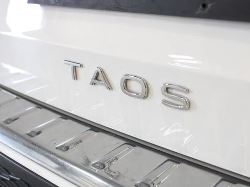 Used 2024 Volkswagen Taos SE AWD/4WD image 31