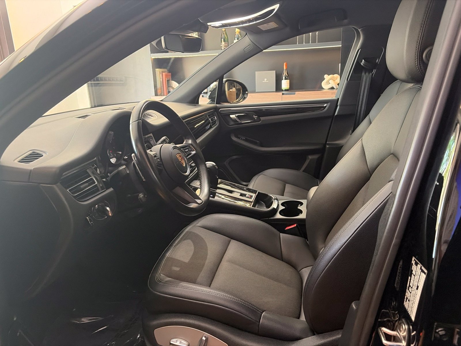 Used 2023 Porsche Macan AWD/4WD image 8
