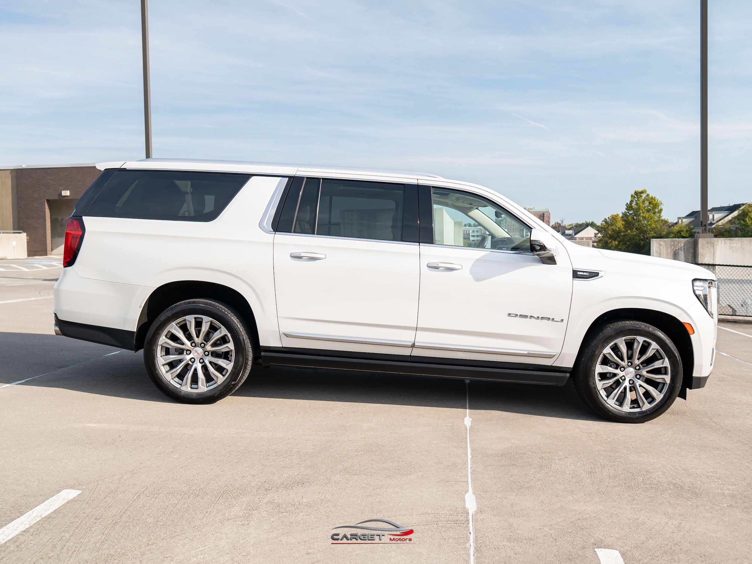 Used 2021 GMC Yukon XL Denali w/ Denali Premium Package RWD image 8