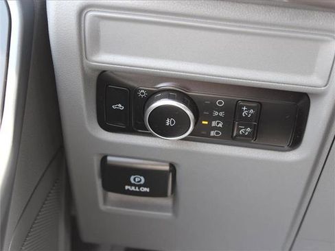 Used 2024 Ford F150 XLT image 12