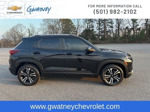 Used 2024 Chevrolet TrailBlazer LT w/ Driver Confidence Package image 4