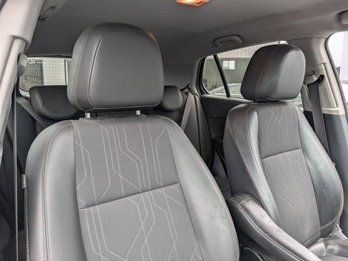 Used 2022 Chevrolet Trax LT w/ Driver Confidence Package AWD/4WD image 11