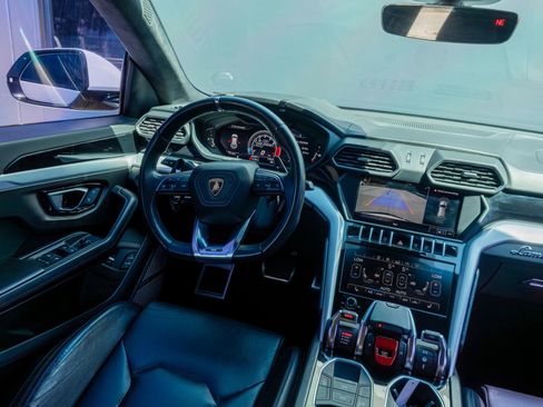 Used 2019 Lamborghini Urus AWD/4WD image 55