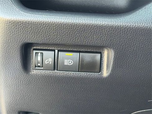 Used 2025 Toyota RAV4 XLE image 22