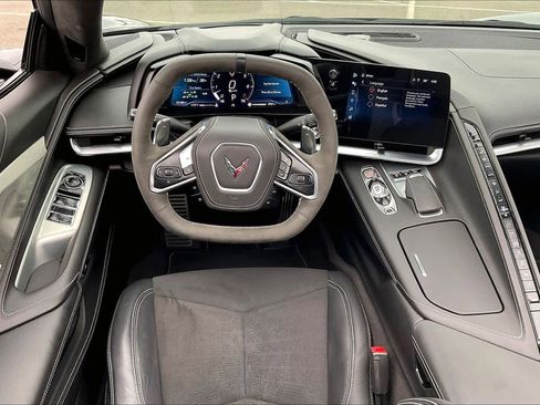 Used 2024 Chevrolet Corvette Stingray Premium Conv w/ Z51 Performance Package image 5