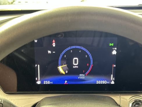 Used 2025 Chevrolet Trax LT FWD image 15