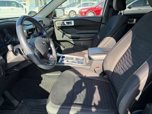 Used 2020 Ford Explorer XLT RWD image 9